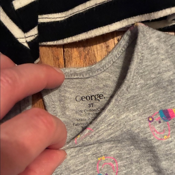 Assorted Kids Casual Clothes. 3 dresses, 1 romper, 1 legging and one tee - Picture 13 of 13